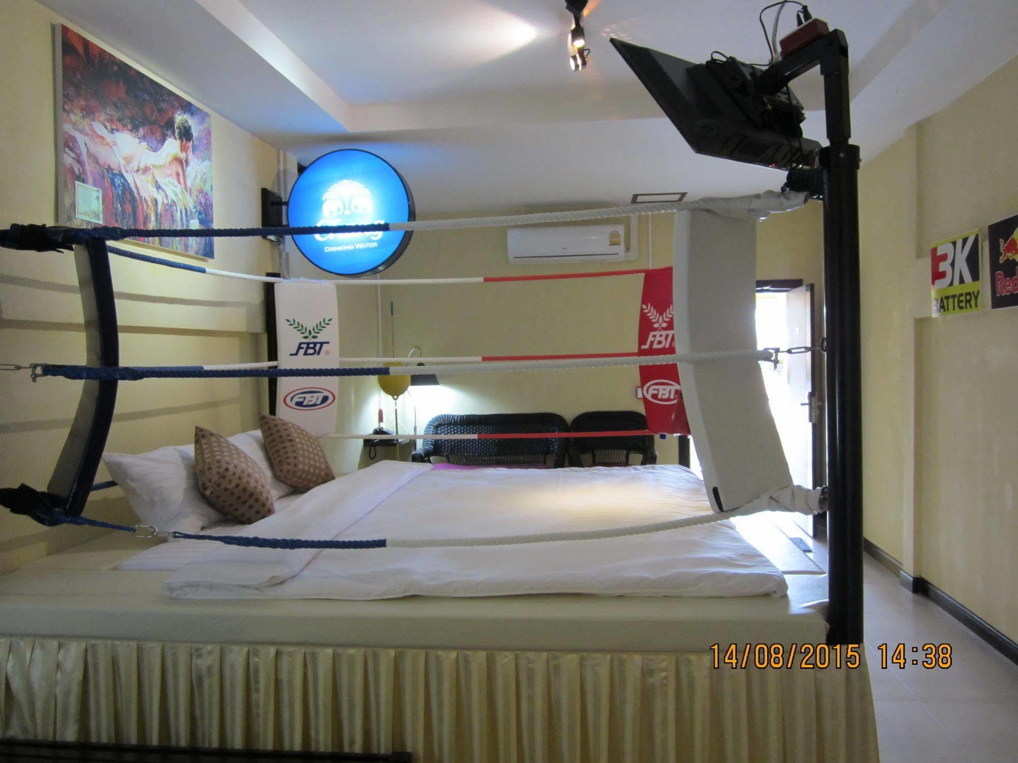 Retro Box Hotel Chumphon Exterior foto